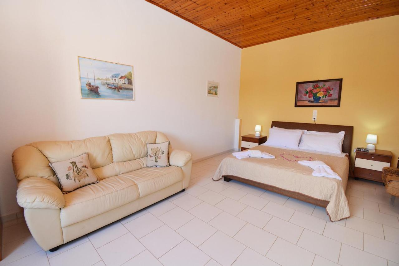 Dolphin Apt & Studios -Next To The Beach Roda  Exterior foto