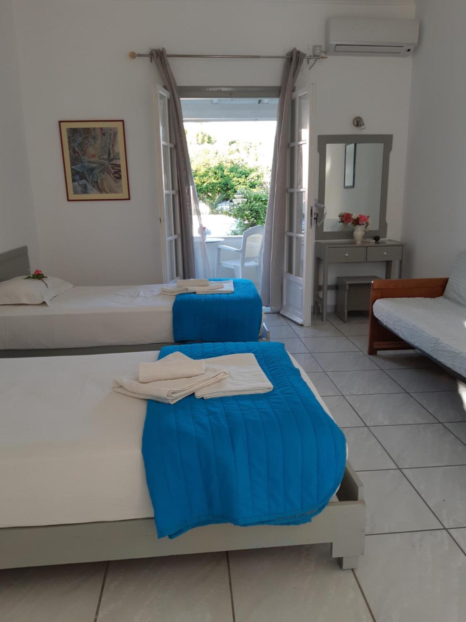 Dolphin Apt & Studios -Next To The Beach Roda  Exterior foto